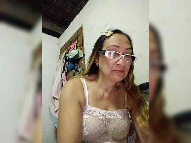 cherrywhite03 webcam