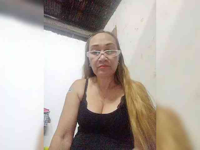 cherrywhite03 webcam