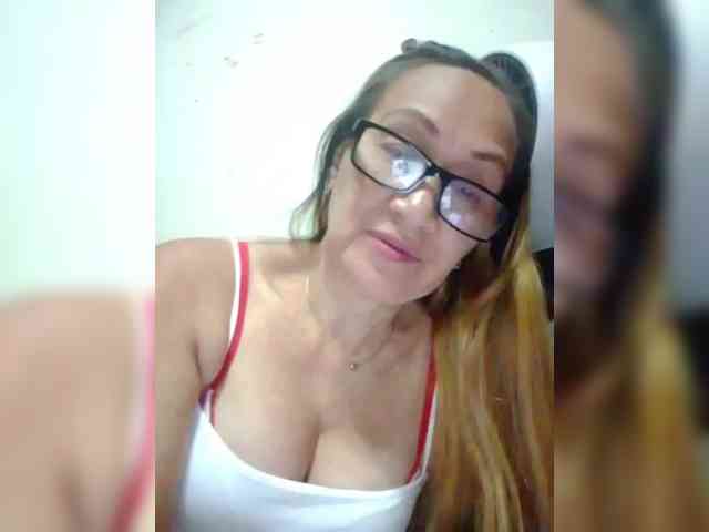 cherrywhite03 webcam