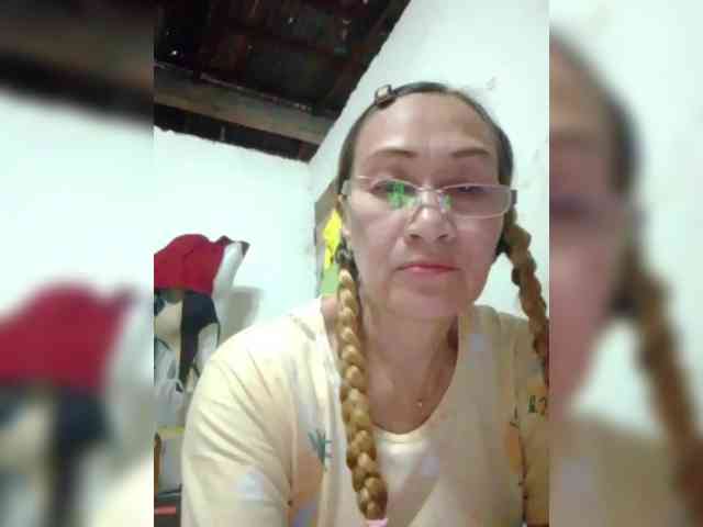 cherrywhite03 webcam