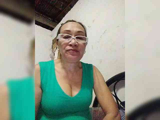 cherrywhite03 webcam