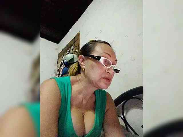 cherrywhite03 webcam