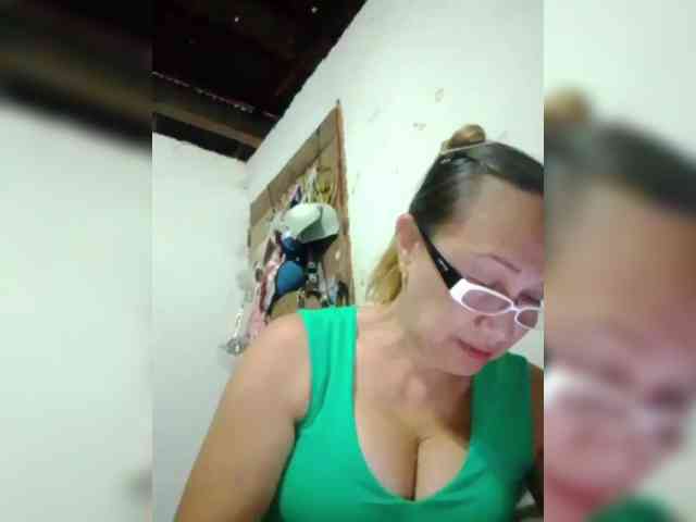 cherrywhite03 webcam