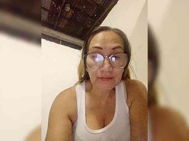 cherrywhite03 webcam