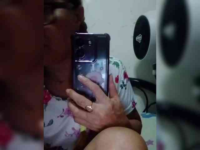 cherrywhite03 webcam