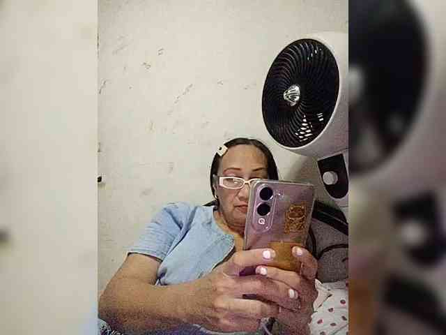 cherrywhite03 webcam