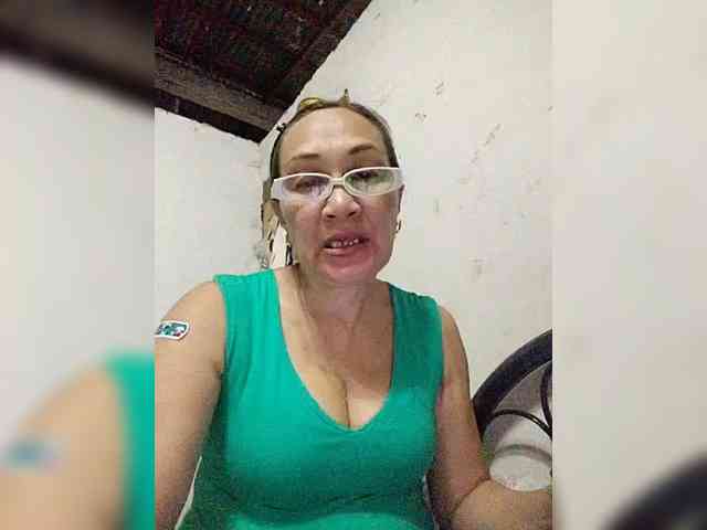 cherrywhite03 webcam