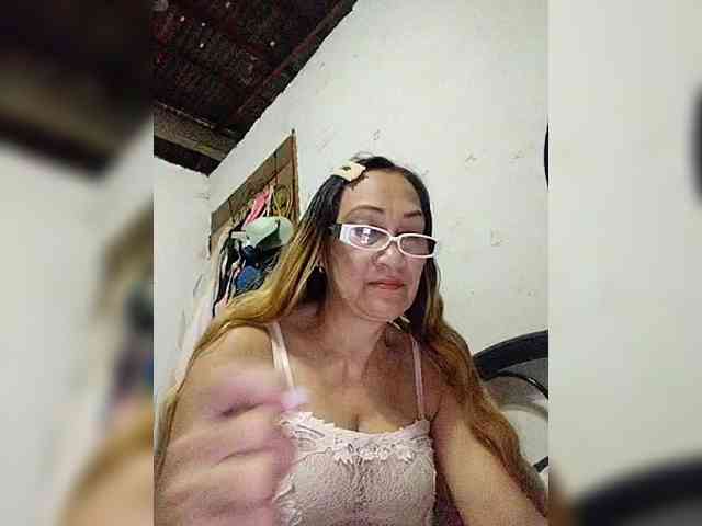 cherrywhite03 webcam