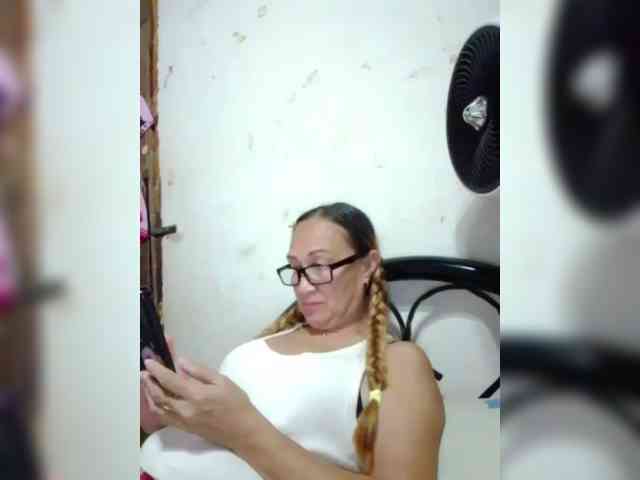 cherrywhite03 webcam