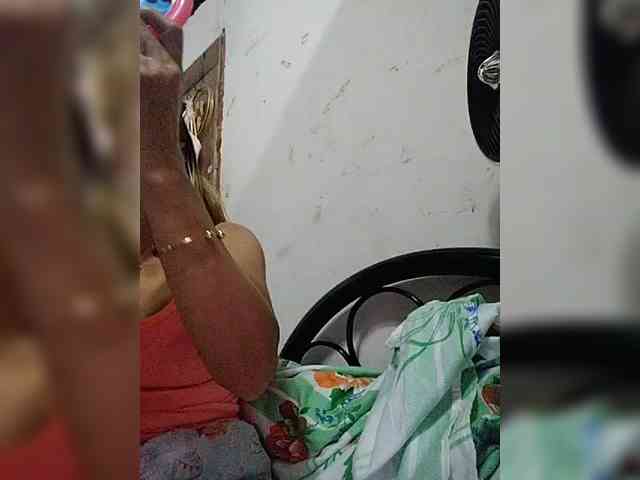 cherrywhite03 webcam