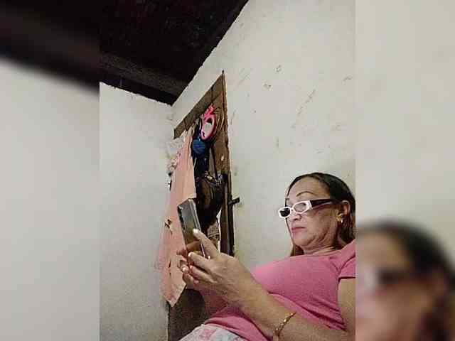 cherrywhite03 webcam