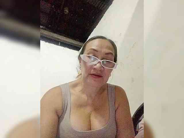 cherrywhite03 webcam