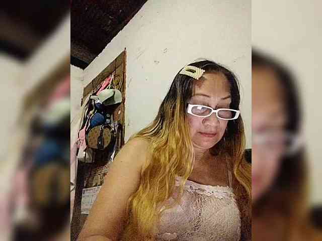 cherrywhite03 webcam