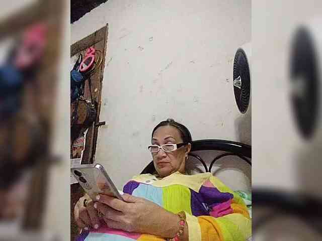 cherrywhite03 webcam