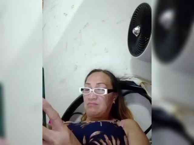 cherrywhite03 webcam