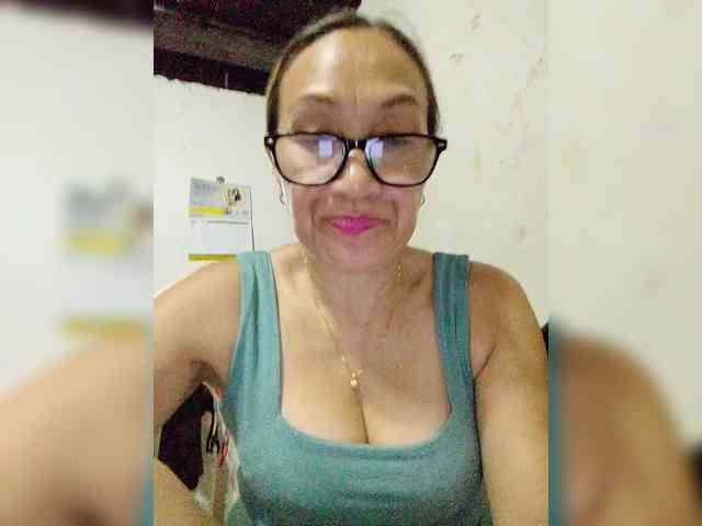 cherrywhite03 webcam