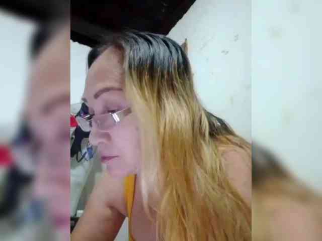 cherrywhite03 webcam