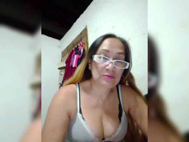 cherrywhite03 webcam