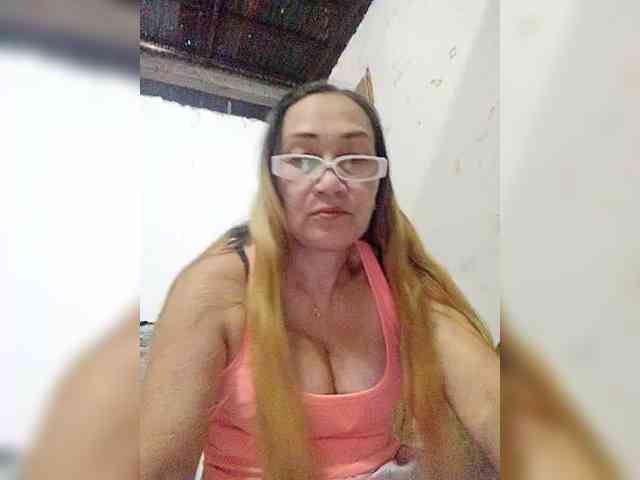 cherrywhite03 webcam