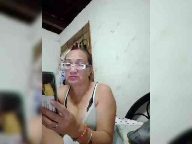 cherrywhite03 webcam