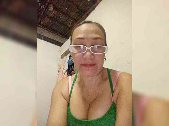 cherrywhite03 webcam