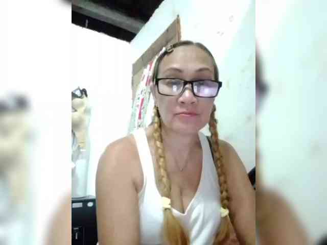 cherrywhite03 webcam