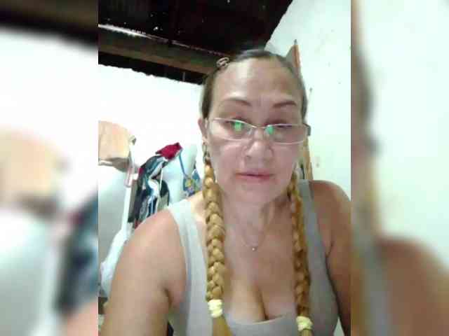 cherrywhite03 webcam