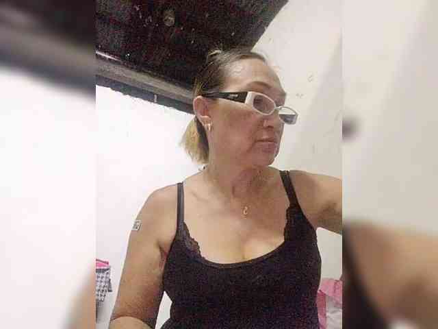 cherrywhite03 webcam