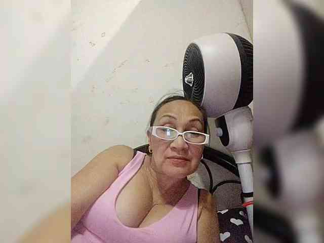 cherrywhite03 webcam