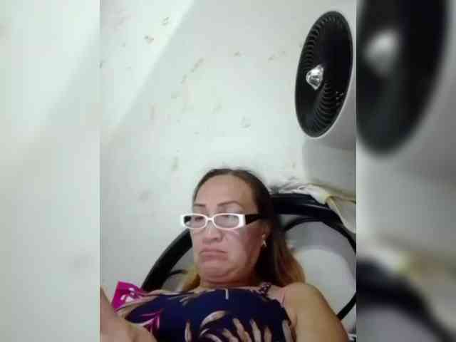 cherrywhite03 webcam