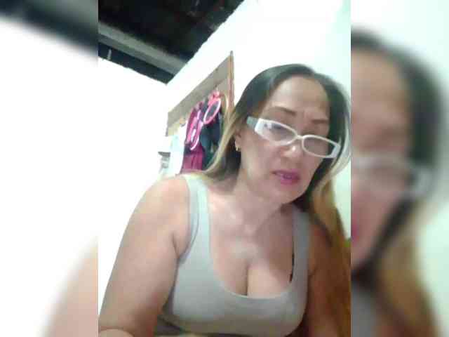 cherrywhite03 webcam