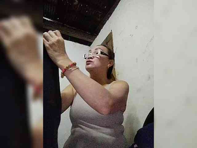 cherrywhite03 webcam