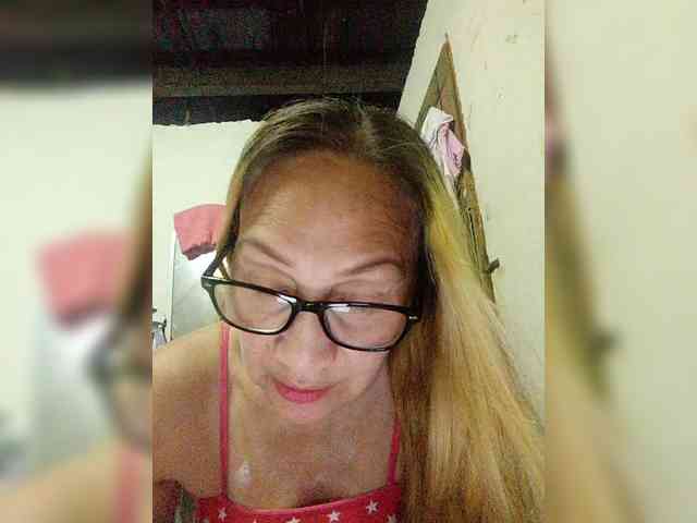 cherrywhite03 webcam