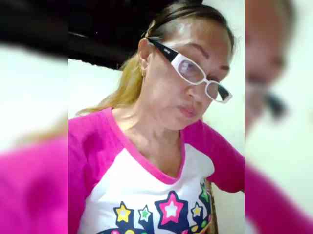 cherrywhite03 webcam