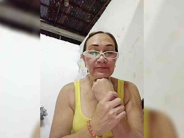 cherrywhite03 webcam