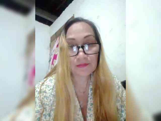cherrywhite03 webcam