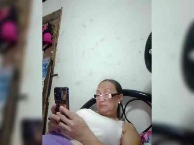 cherrywhite03 webcam