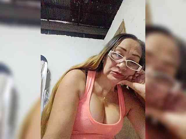 cherrywhite03 webcam