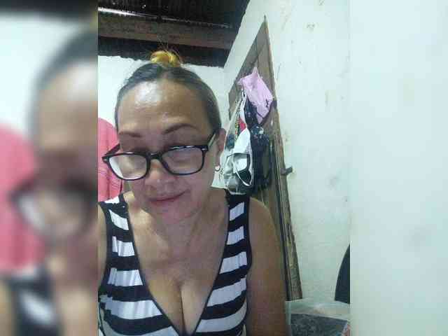 cherrywhite03 webcam