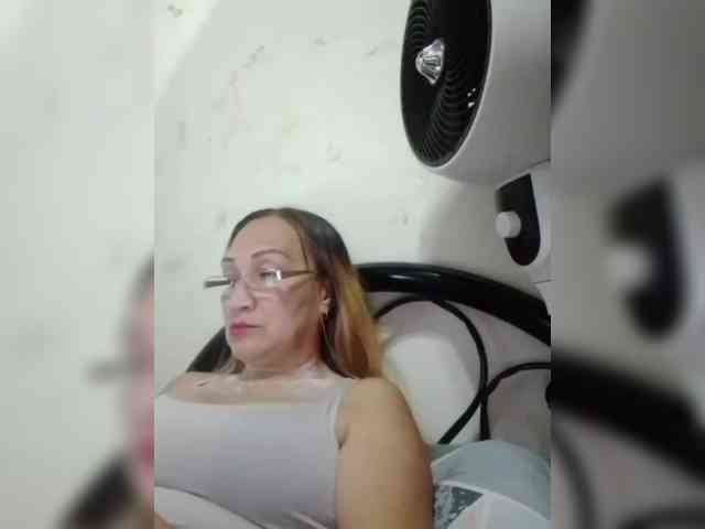 cherrywhite03 webcam