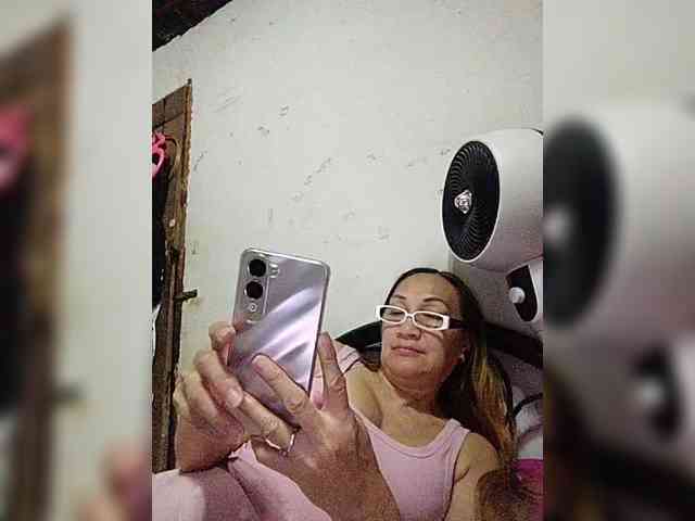 cherrywhite03 webcam