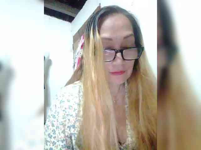 cherrywhite03 webcam