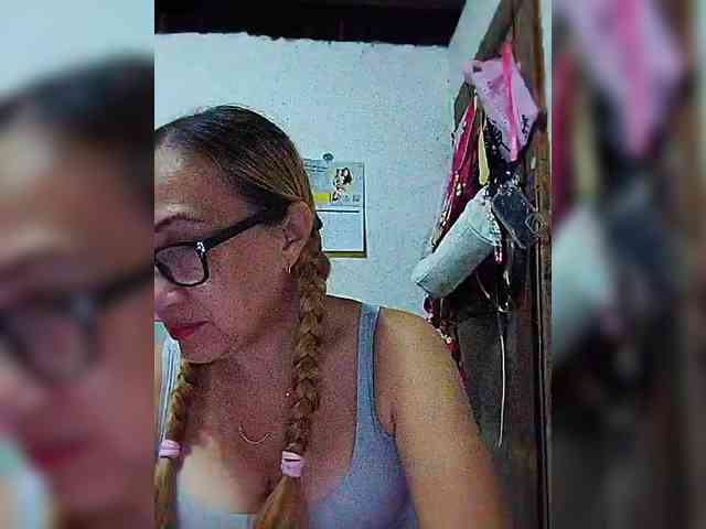cherrywhite03 webcam
