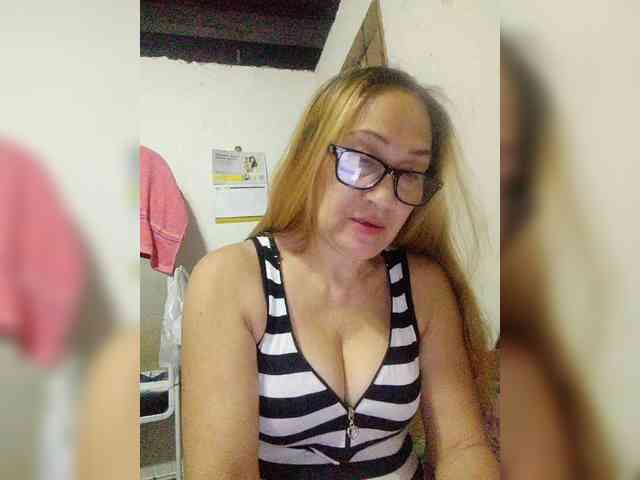 cherrywhite03 webcam