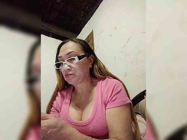 cherrywhite03 webcam