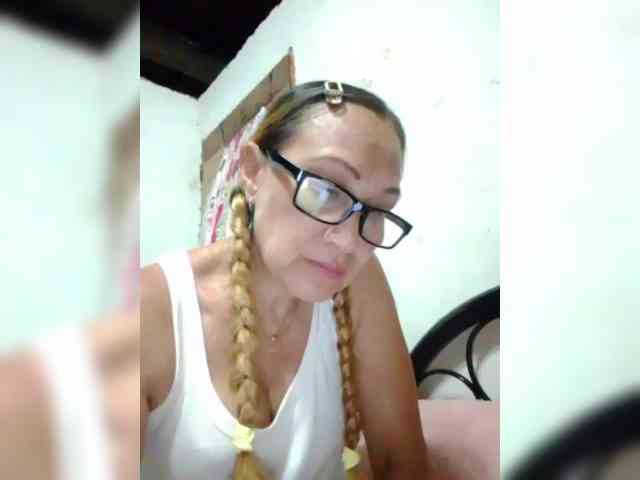cherrywhite03 webcam