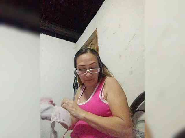 cherrywhite03 webcam