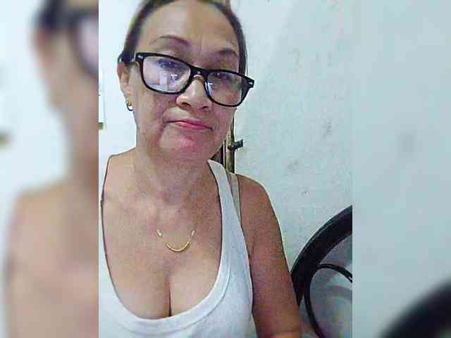 cherrywhite03 webcam