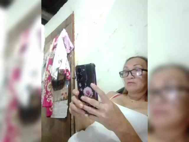 cherrywhite03 webcam