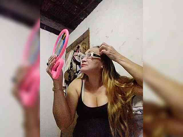 cherrywhite03 webcam